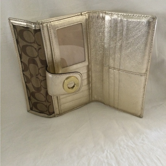 Coach Monogram twist lock clutch wallet - Picture 15 of 16